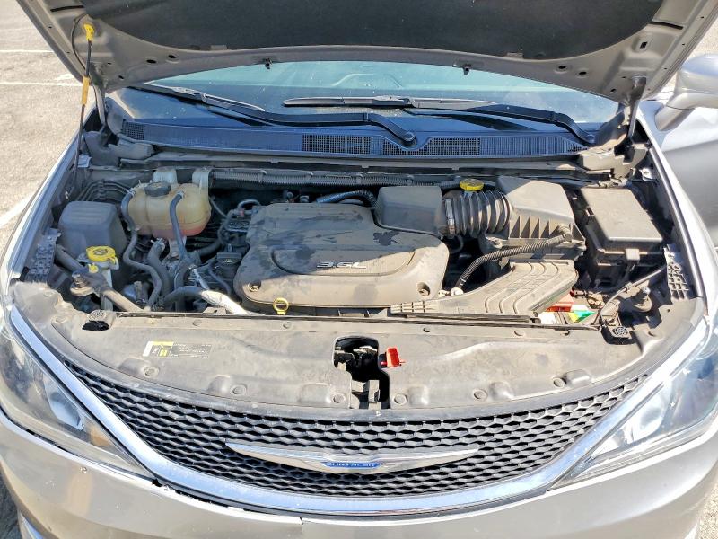 Photo 12 from auction – 2018 CHRYSLER PACIFICA with VIN 2C4RC1BG2JR233691