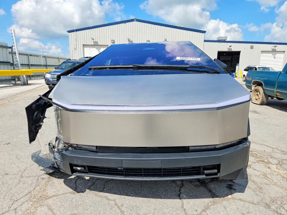 Photo 5 from auction – 2025 TESLA CYBERTRUCK with VIN 7G2CEHEEXSA062120