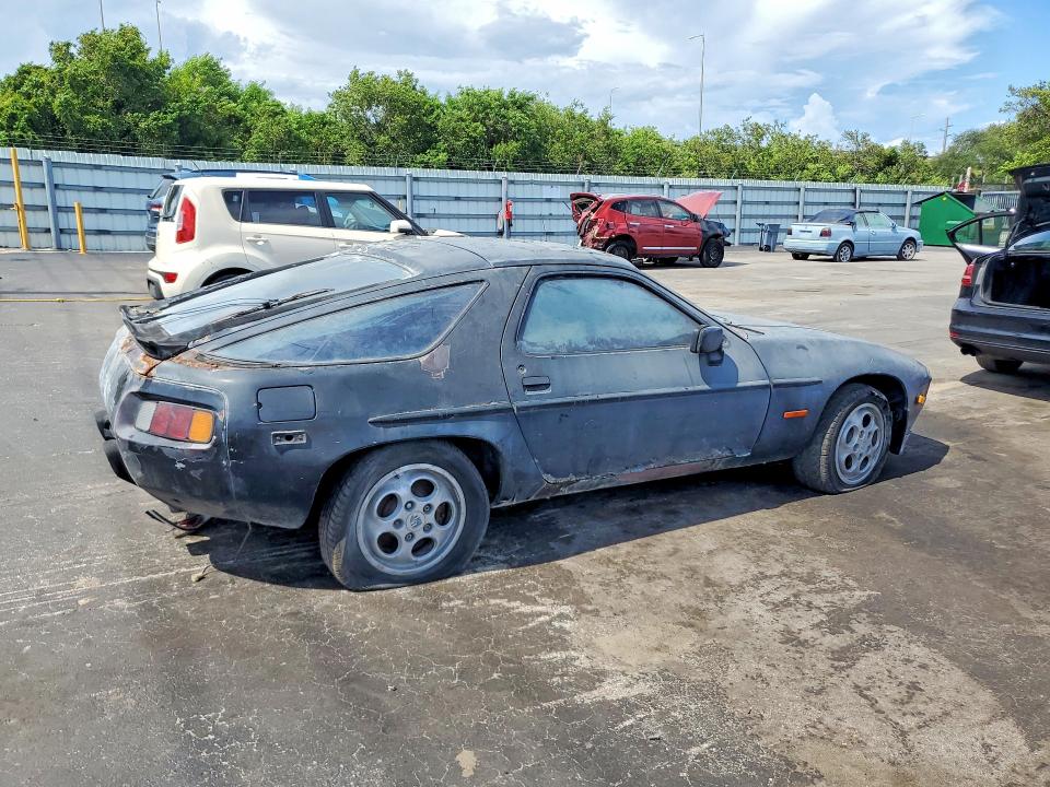 Photo 3 from auction – 1983 PORSCHE 928 with VIN WP0ZZZ92ZDS840133