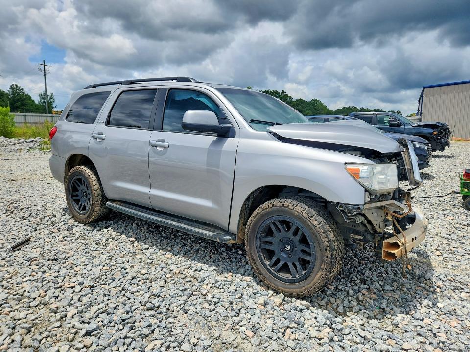 Photo 4 from auction – 2017 TOYOTA SEQUOIA with VIN 5TDBY5G18HS155496