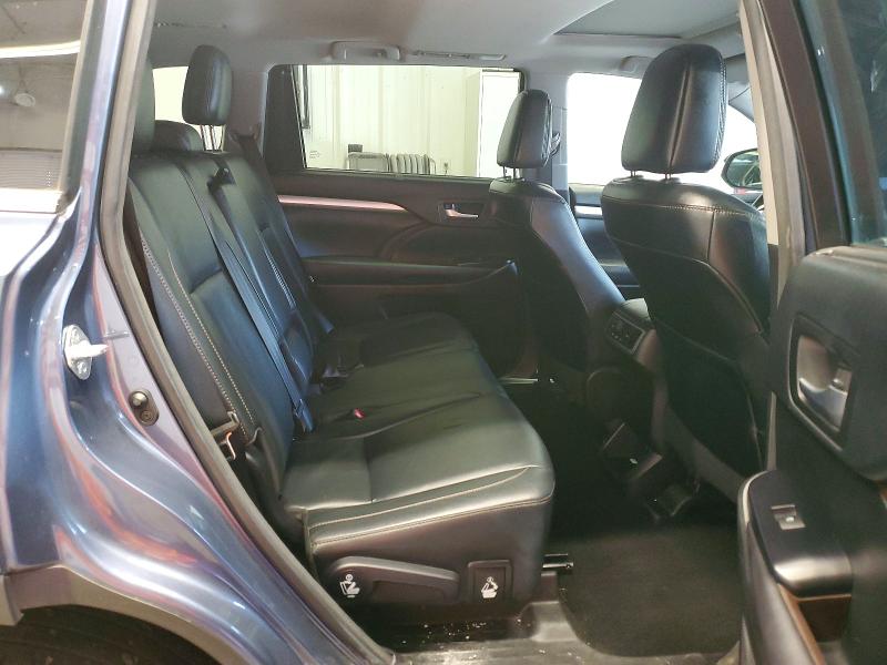 Photo 11 from auction – 2017 TOYOTA HIGHLANDER with VIN 5TDJZRFH4HS376320