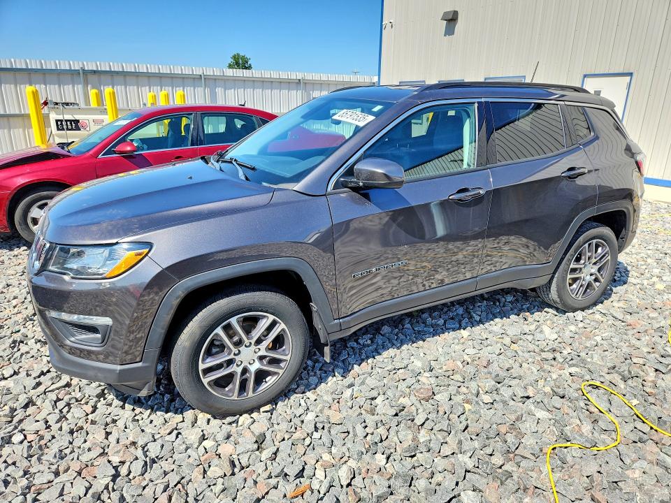 JEEP COMPASS 2019 with VIN 3C4NJDBB7KT617619 - Photo from auction