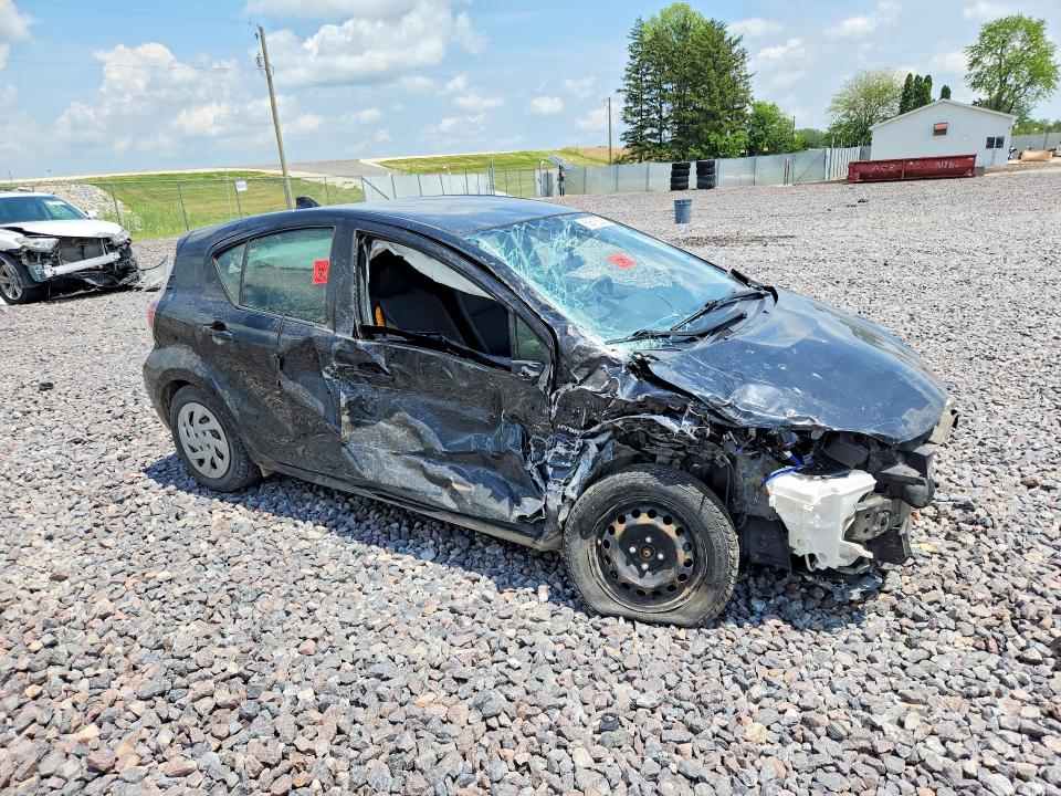 Photo 4 from auction – 2016 TOYOTA PRIUS C with VIN JTDKDTB38G1120607