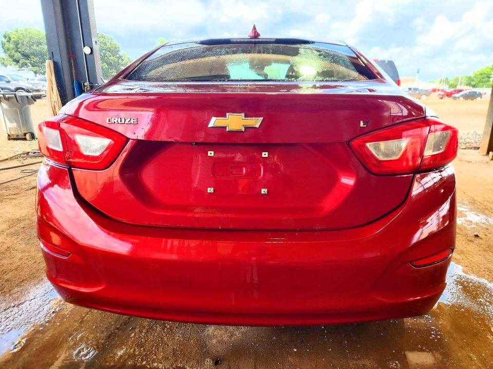 Photo 6 from auction – 2017 CHEVROLET CRUZE with VIN 3G1BE5SM3HS568733