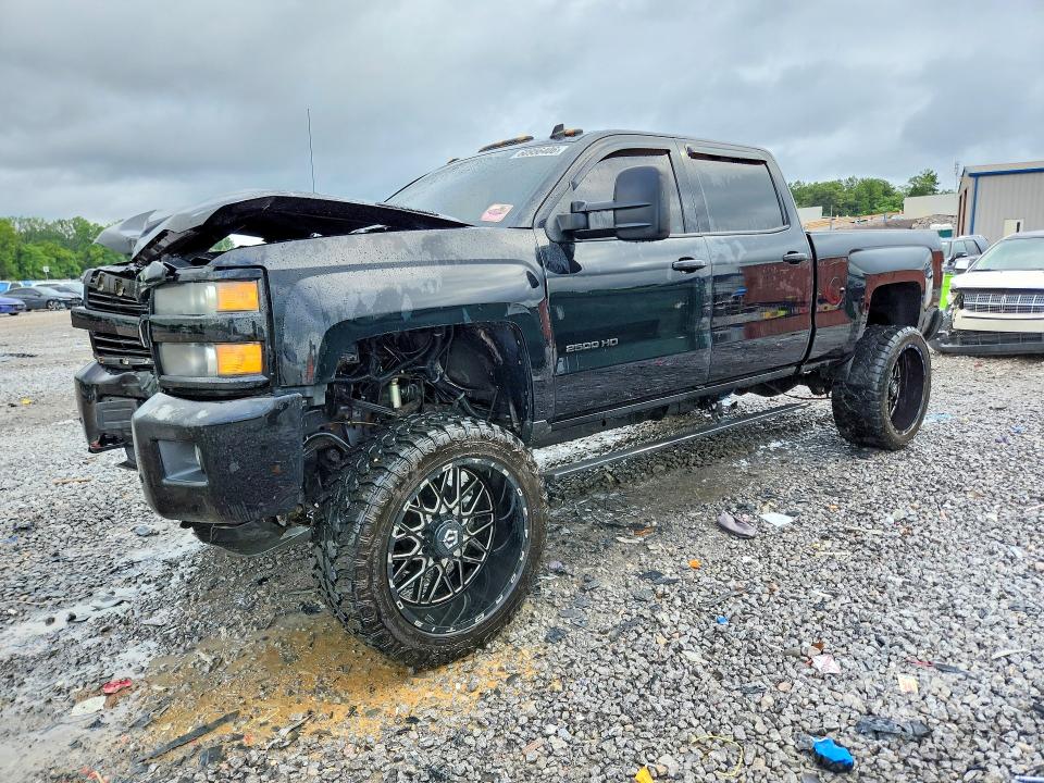CHEVROLET SILVERADO 2015 with VIN 1GC1KWE81FF143013 - Photo from auction