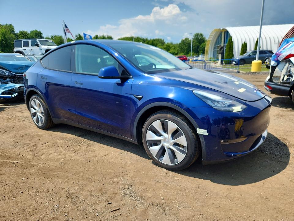 Photo 4 from auction – 2021 TESLA MODEL Y with VIN 5YJYGDEE1MF180154