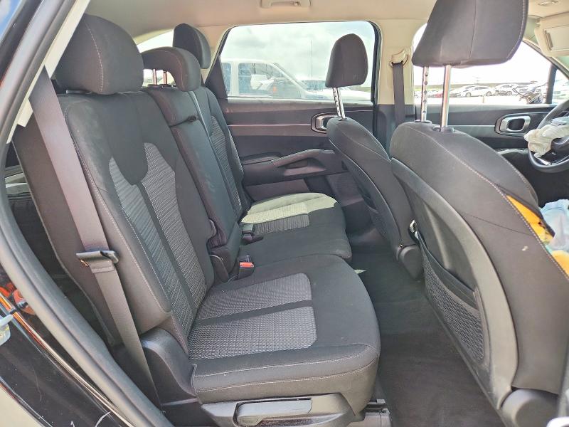 Photo 11 from auction – 2022 KIA SORENTO with VIN 5XYRG4LC9NG112104