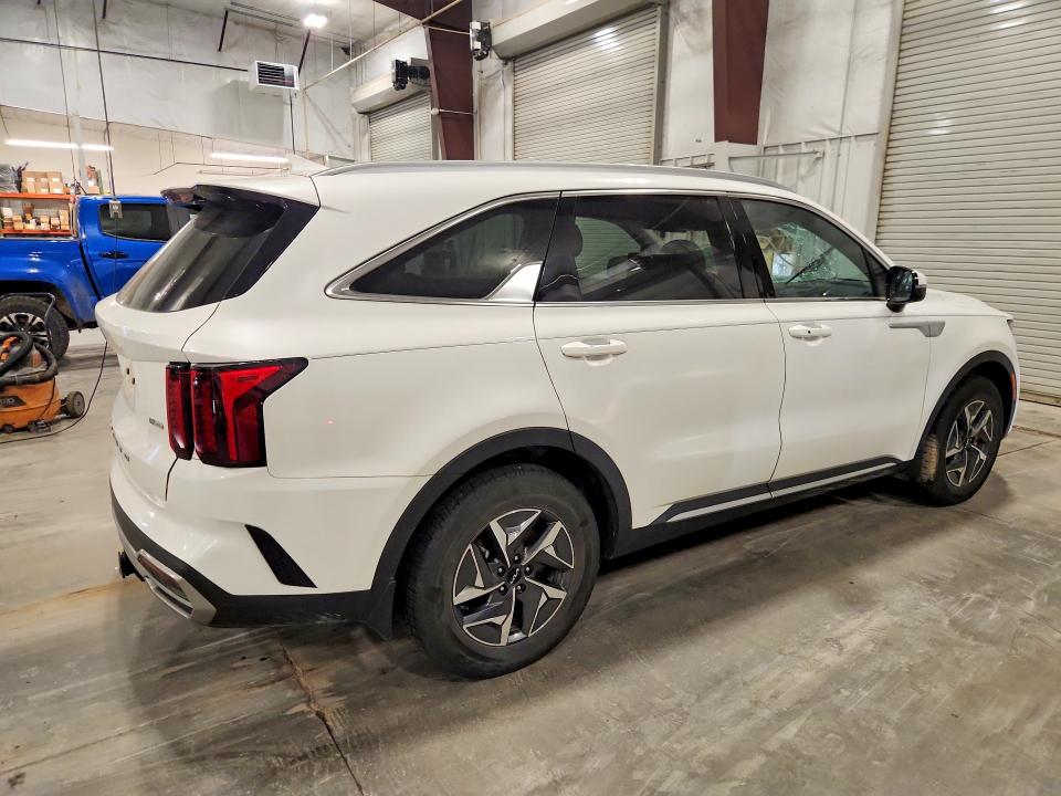 Zdjęcie 3 z aukcji – 2022 KIA SORENTO z VIN KNDRG4LG2N5081919