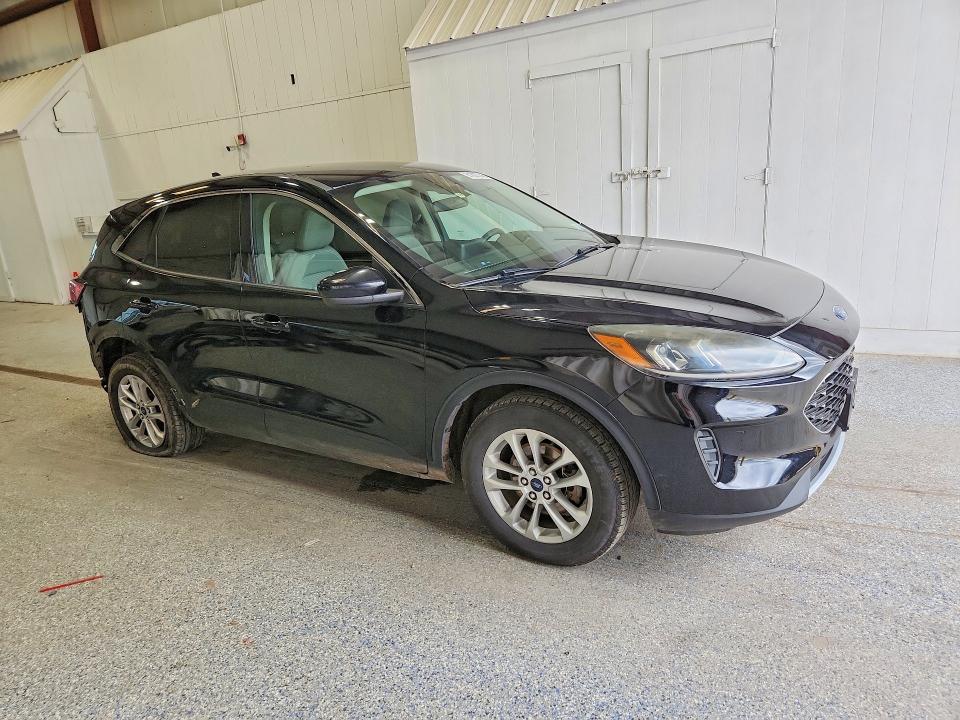 Photo 4 from auction – 2020 FORD ESCAPE with VIN 1FMCU9G60LUA27384