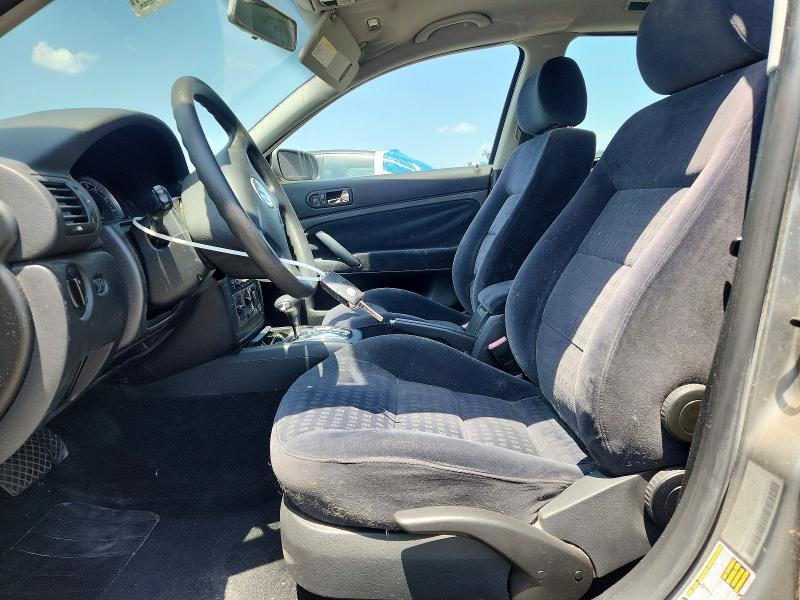 Photo 7 from auction – 2004 VOLKSWAGEN PASSAT with VIN WVWMD63B84P050728