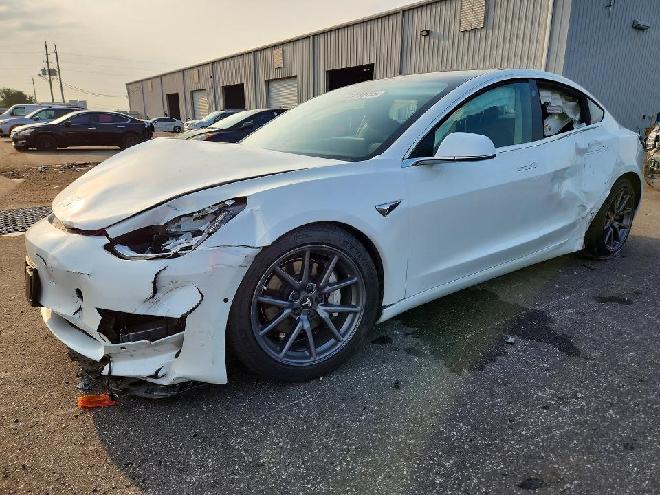 TESLA MODEL 3 2020 with VIN 5YJ3E1EA2LF785231 - Photo from auction