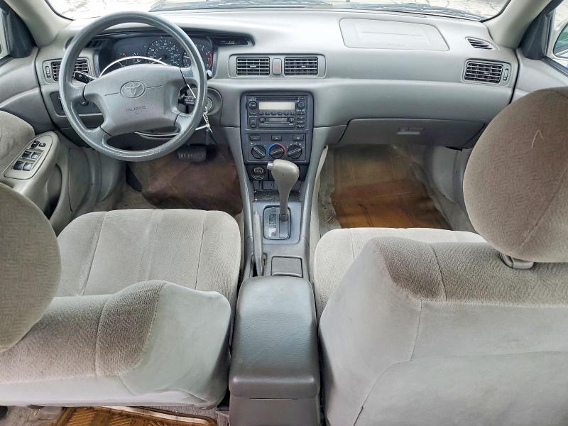 Photo 8 from auction – 2001 TOYOTA CAMRY with VIN 4T1BG22K21U029519