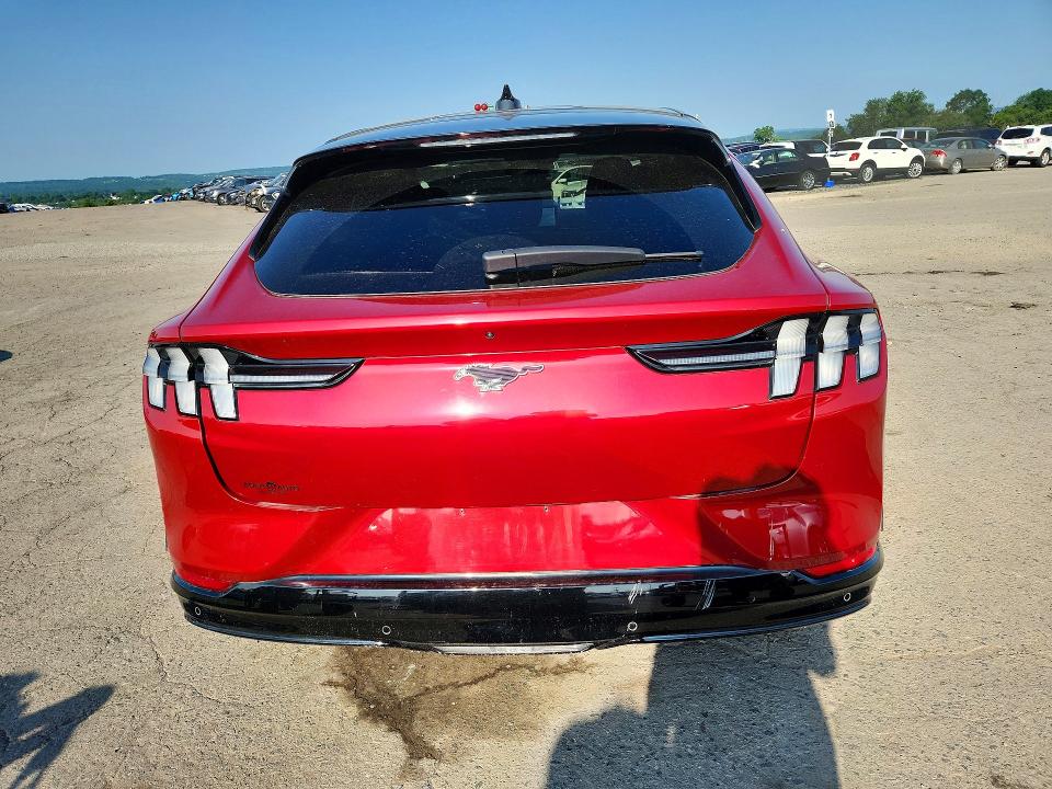 Фото 6 с аукциона – 2021 FORD MUSTANG MACH-E с VIN 3FMTK3SS3MMA00841