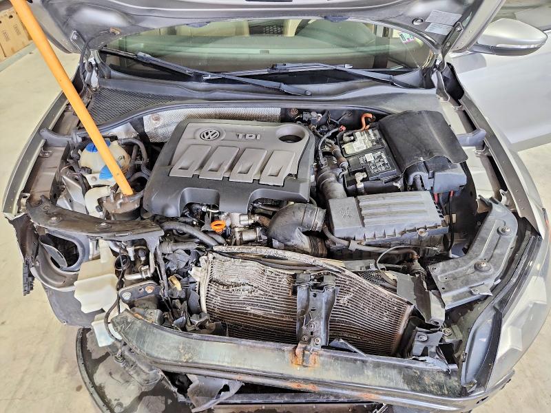 Photo 11 from auction – 2012 VOLKSWAGEN PASSAT with VIN 1VWBN7A39CC034823