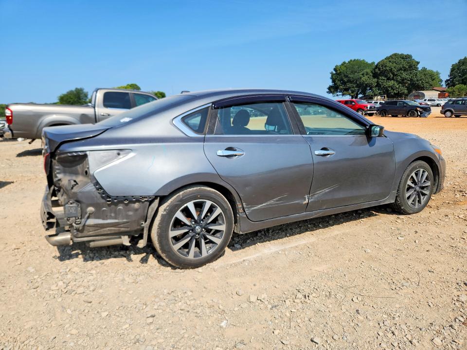 Photo 3 from auction – 2017 NISSAN ALTIMA with VIN 1N4AL3AP2HC256875