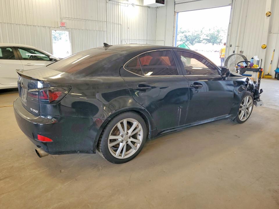 Photo 3 from auction – 2007 LEXUS IS with VIN JTHBE262675013636