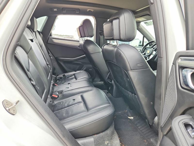 Photo 11 from auction – 2018 PORSCHE MACAN with VIN WP1AA2A51JLB02980