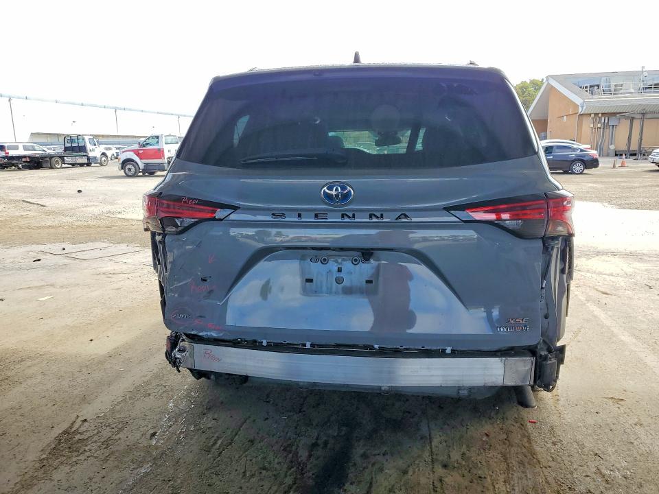 Photo 6 from auction – 2023 TOYOTA SIENNA with VIN 5TDDSKFC4PS092245