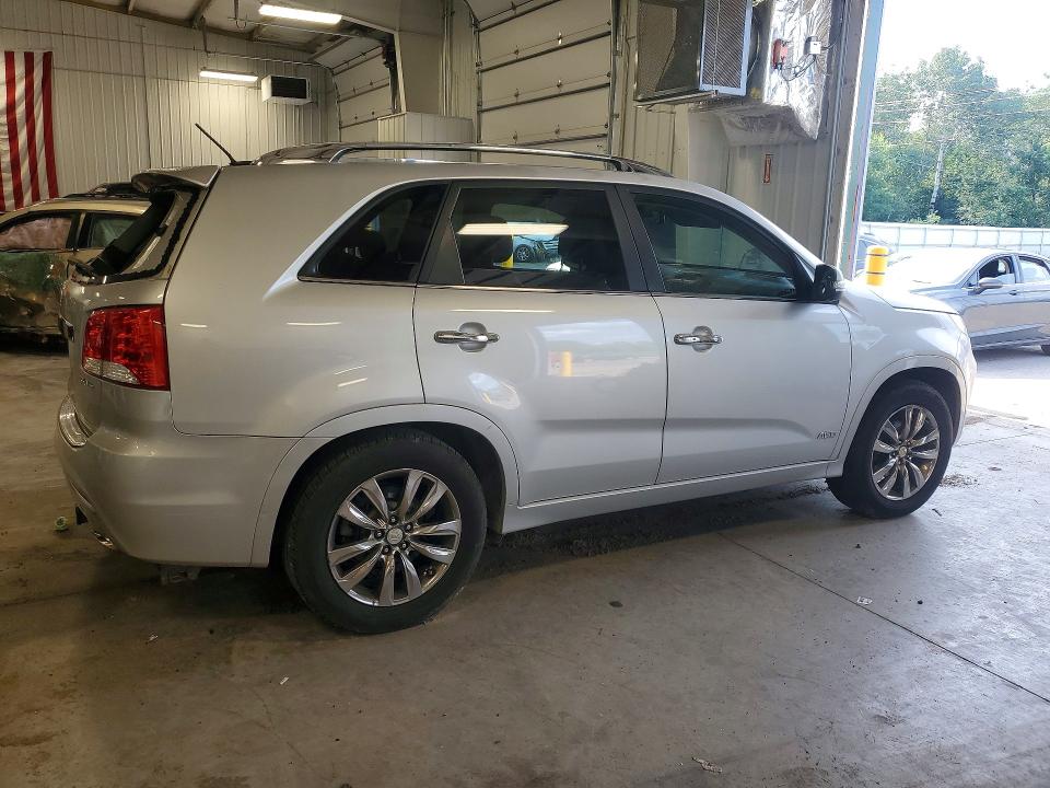 Photo 3 from auction – 2013 KIA SORENTO with VIN 5XYKWDA28DG352192