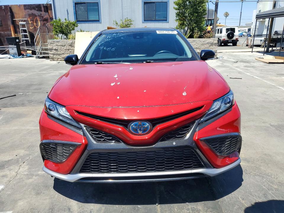 Photo 5 from auction – 2022 TOYOTA CAMRY with VIN 4T1K31AK2NU037956