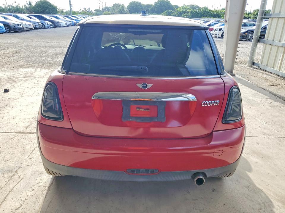Photo 6 from auction – 2010 MINI COOPER with VIN WMWMF3C52ATZ24462