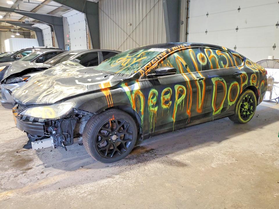 CHRYSLER 200 2015 with VIN 1C3CCCEG4FN727573 - Photo from auction