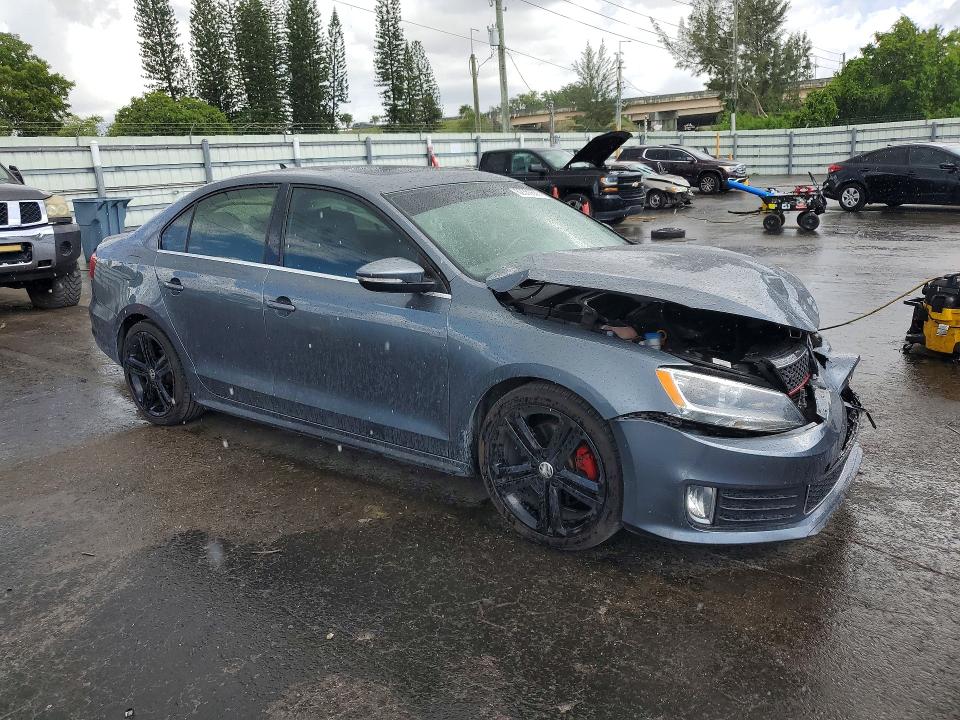 Photo 4 from auction – 2015 VOLKSWAGEN JETTA with VIN 3VW4T7AJ8FM299670