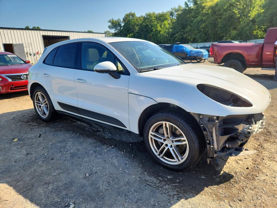 Photo 4 from auction – 2019 PORSCHE MACAN with VIN WP1AB2A55KLB33289