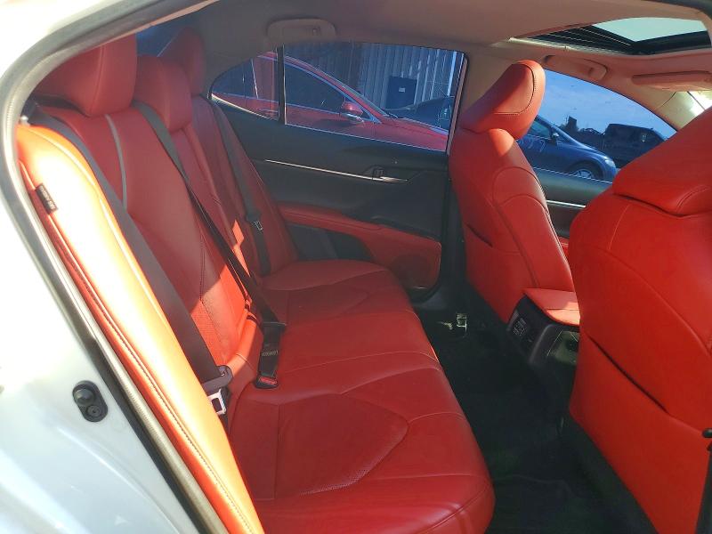 Photo 10 from auction – 2022 TOYOTA CAMRY with VIN 4T1K31AK7NU040951