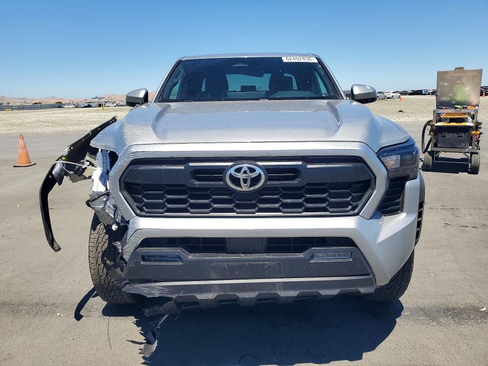 Photo 5 from auction – 2025 TOYOTA TACOMA with VIN 3TMLB5JN2SM092047