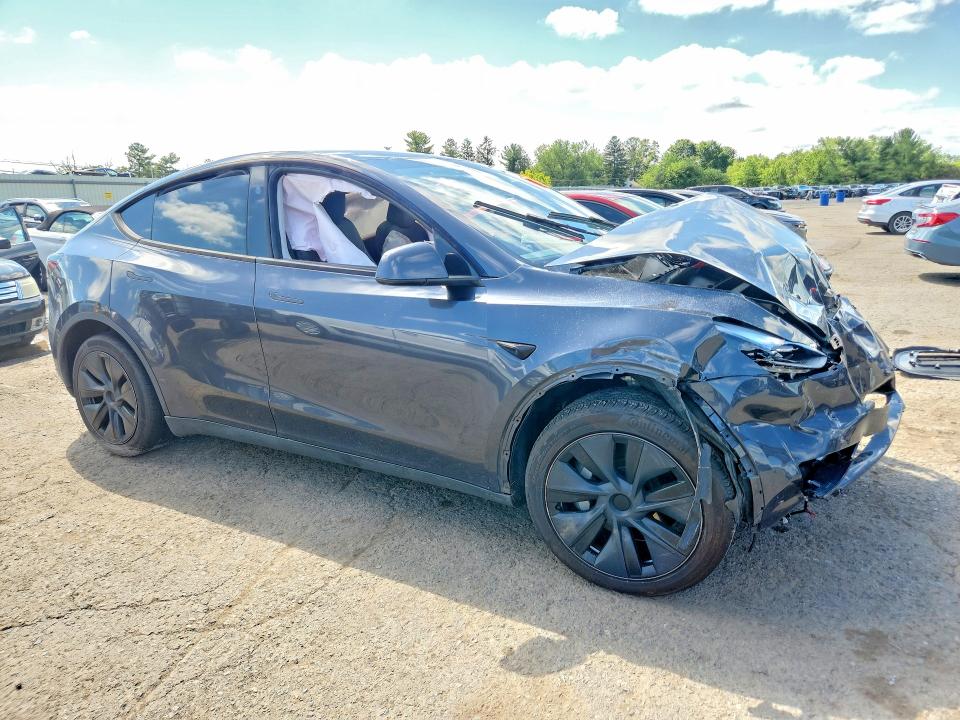 Photo 4 from auction – 2024 TESLA MODEL Y with VIN 7SAYGDEE6RA330234