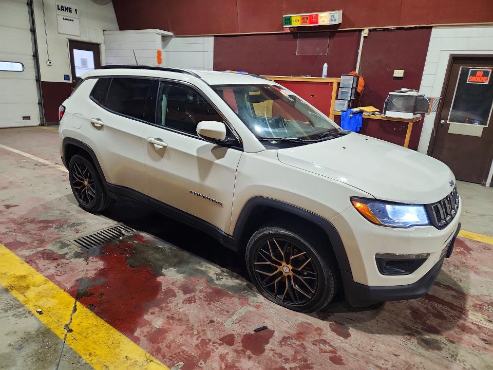 Photo 4 from auction – 2019 JEEP COMPASS with VIN 3C4NJDBB8KT847783