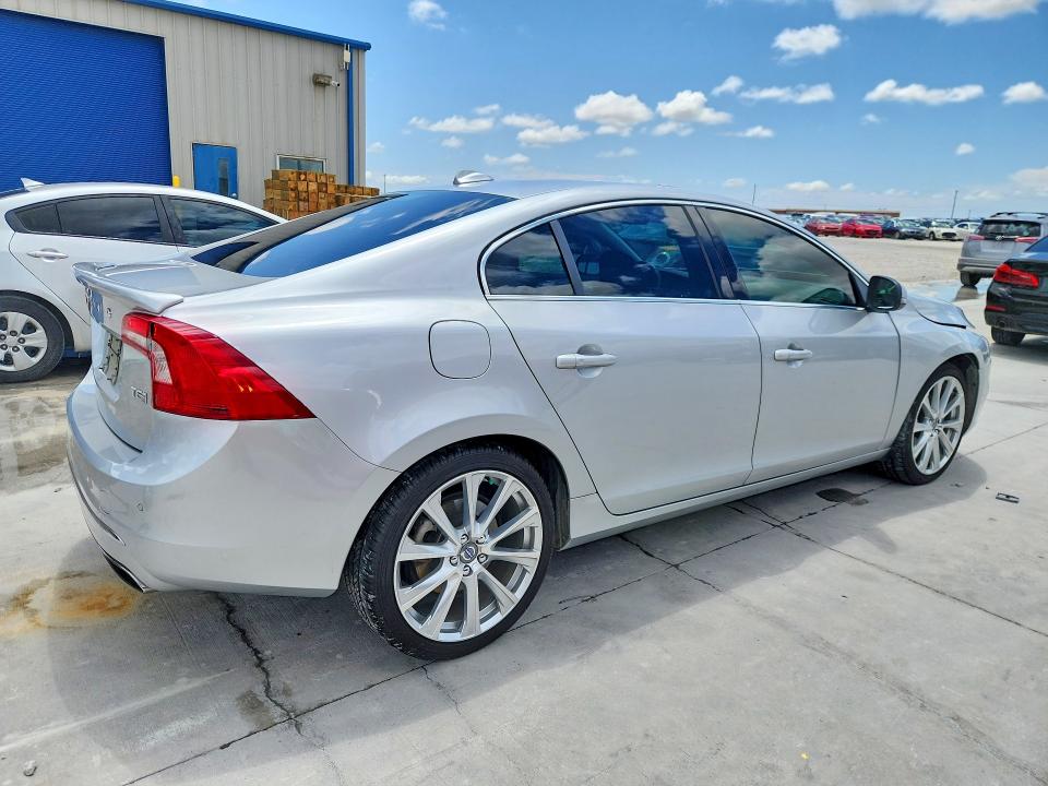 Photo 3 from auction – 2017 VOLVO S60 with VIN LYV402HM4HB126963