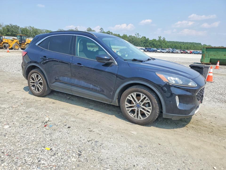 Photo 4 from auction – 2021 FORD ESCAPE with VIN 1FMCU0H68MUA63402
