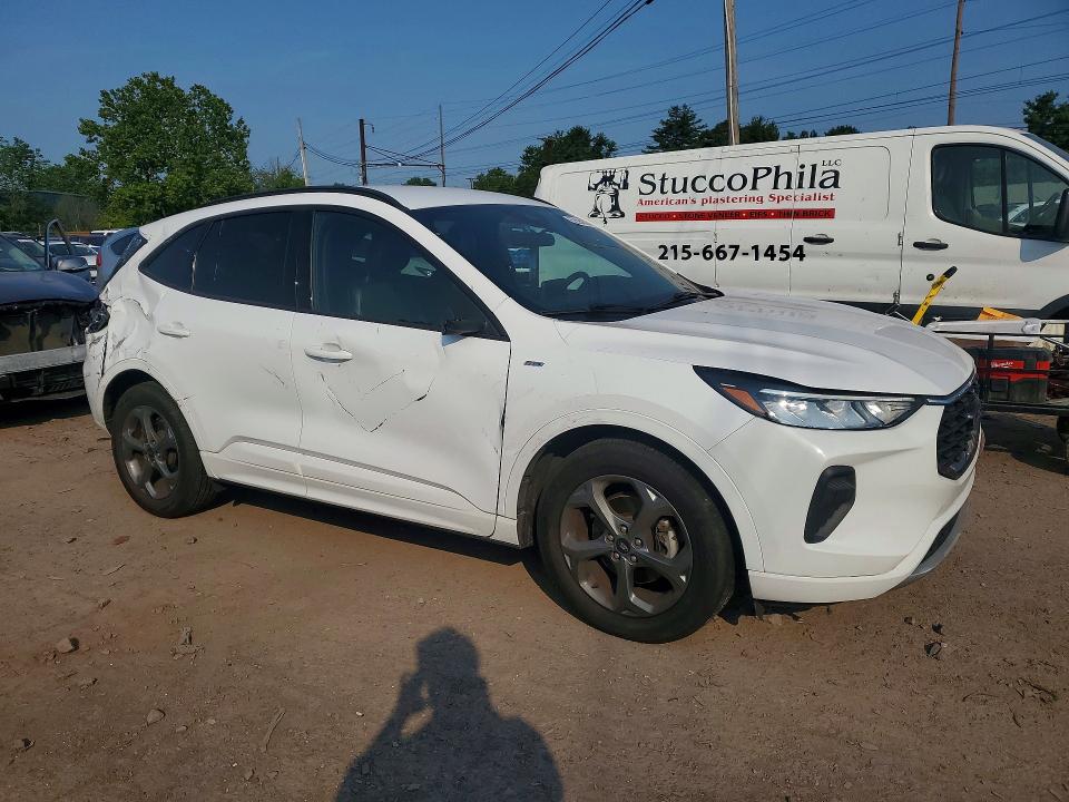 Photo 4 from auction – 2023 FORD ESCAPE with VIN 1FMCU0MN0PUA17998