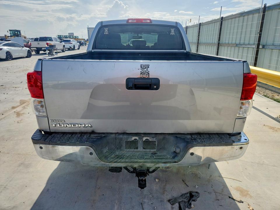 Photo 6 from auction – 2011 TOYOTA TUNDRA with VIN 5TFFY5F16BX098834