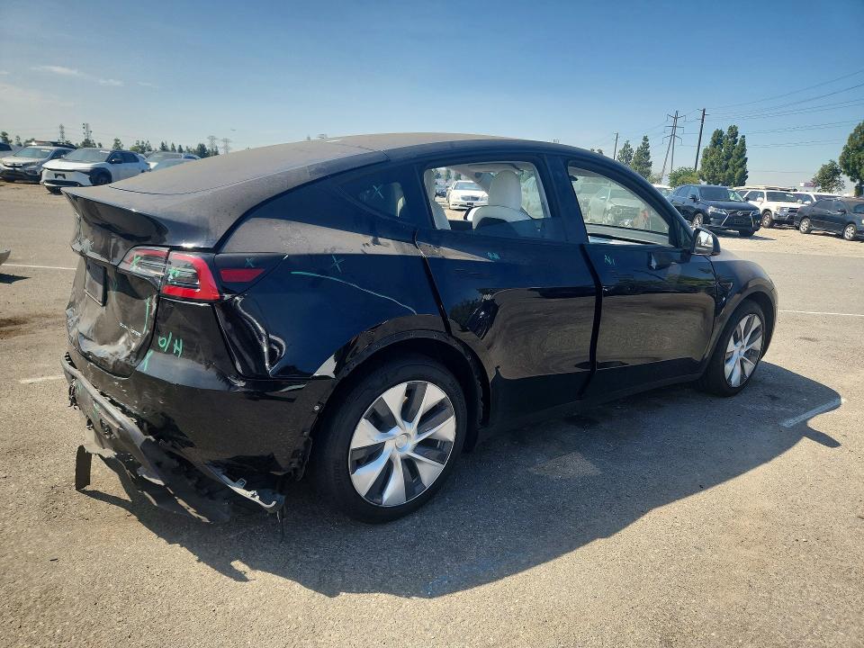 Photo 3 from auction – 2020 TESLA MODEL Y with VIN 5YJYGDEE3LF053467