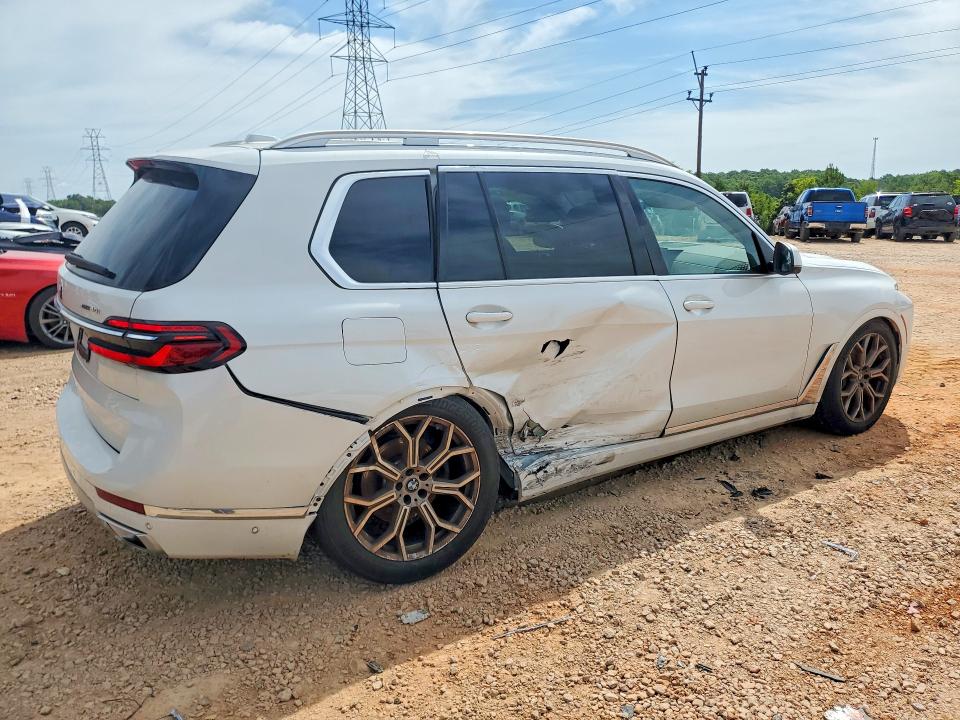 Photo 3 from auction – 2023 BMW X7 with VIN 5UX23EM02P9N95347