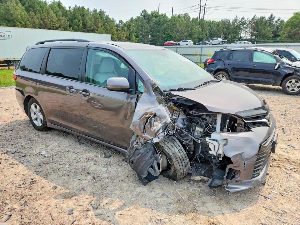 Photo 4 from auction – 2020 TOYOTA SIENNA with VIN 5TDKZ3DC7LS073078