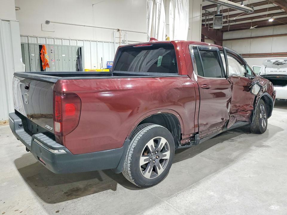 Photo 3 from auction – 2017 HONDA RIDGELINE with VIN 5FPYK3F65HB003376