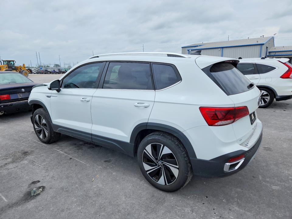 Photo 2 from auction – 2024 VOLKSWAGEN TAOS with VIN 3VVUX7B20RM060067
