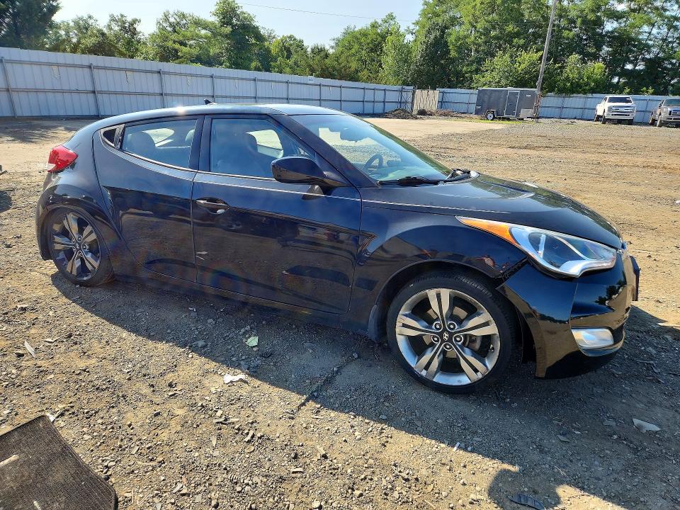 Photo 4 from auction – 2015 HYUNDAI VELOSTER with VIN KMHTC6AD7FU232293