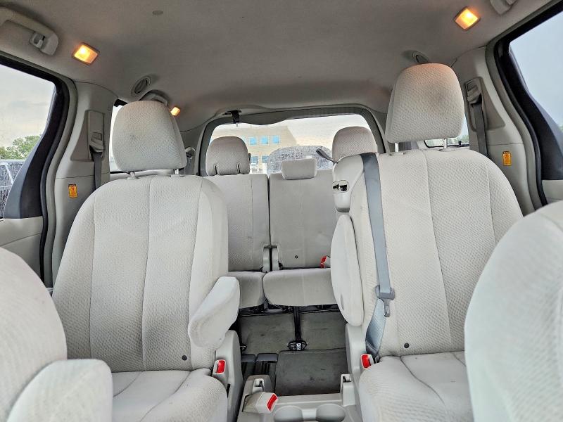 Photo 10 from auction – 2012 TOYOTA SIENNA with VIN 5TDKK3DC8CS208976