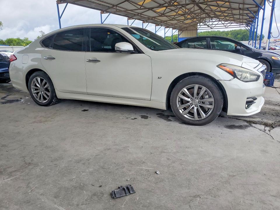 Photo 4 from auction – 2017 INFINITI Q70 with VIN JN1BY1AP0HM740416