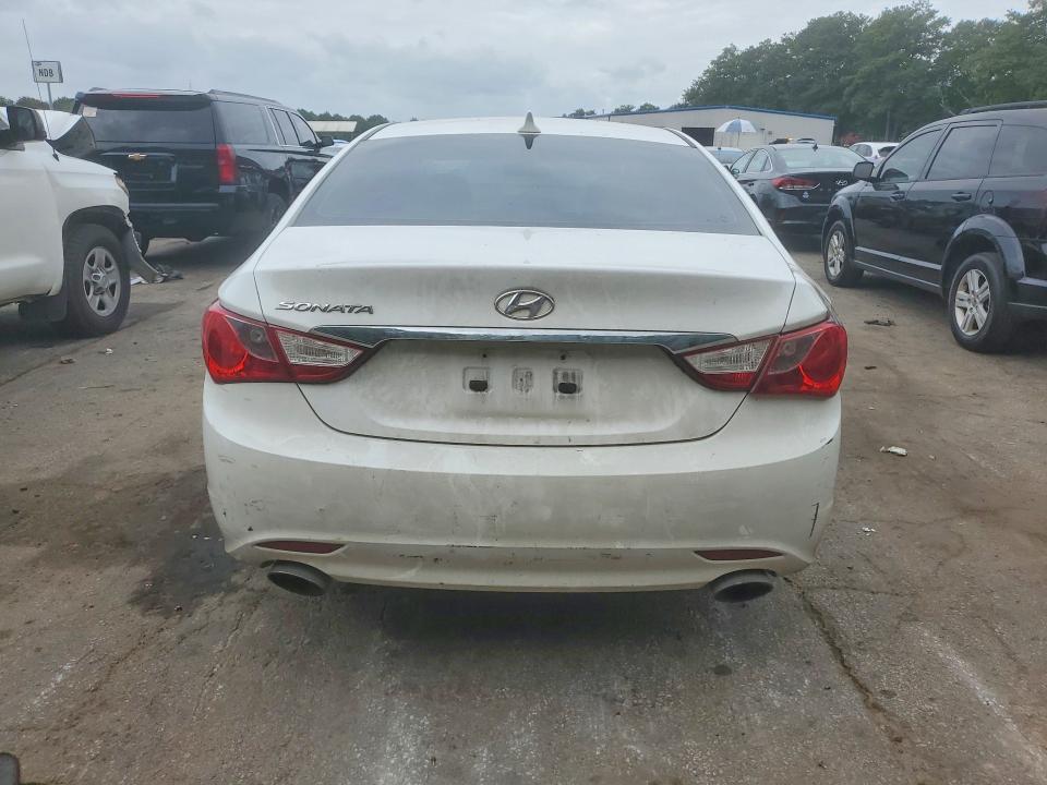 Photo 6 from auction – 2011 HYUNDAI SONATA with VIN 5NPEC4AC6BH105399