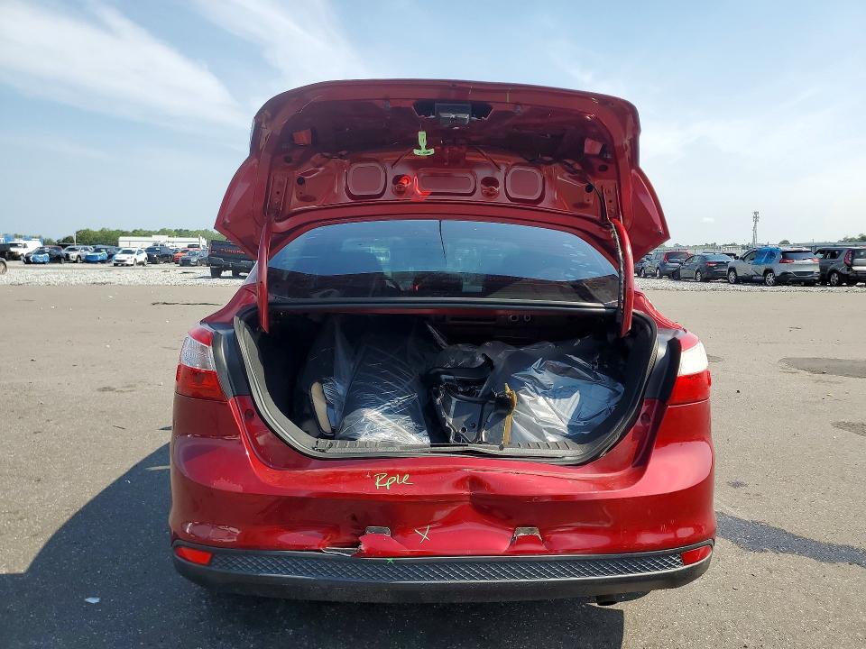 Photo 6 from auction – 2014 FORD FOCUS with VIN 1FADP3F22EL203944