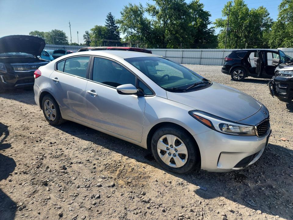 Photo 4 from auction – 2018 KIA FORTE with VIN 3KPFL4A77JE263275