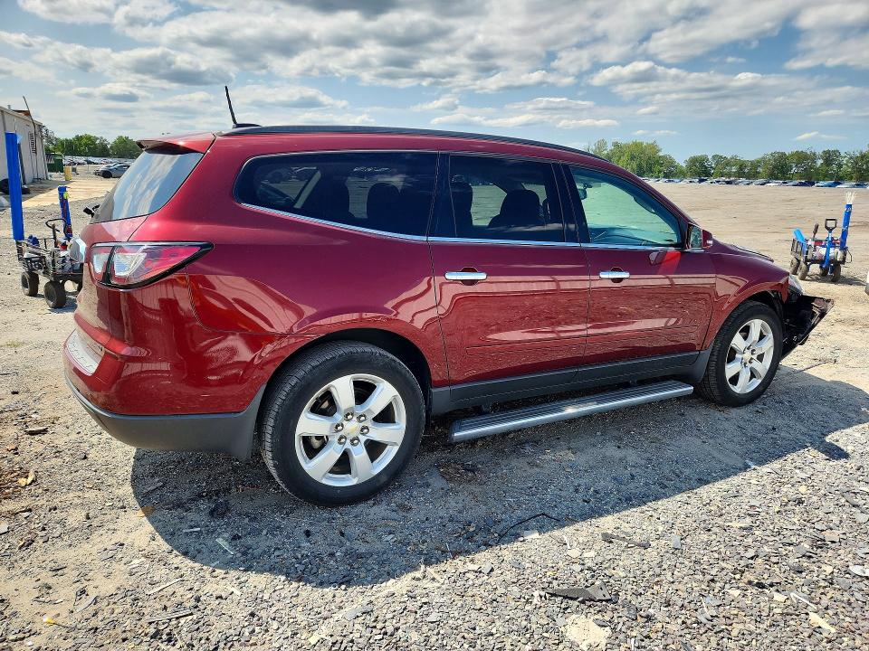 Photo 3 from auction – 2017 CHEVROLET TRAVERSE with VIN 1GNKVGKD1HJ226726