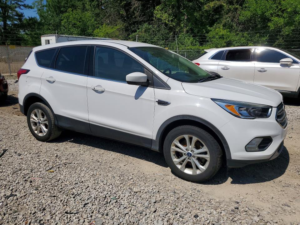 Photo 4 from auction – 2019 FORD ESCAPE with VIN 1FMCU9GD1KUA14656