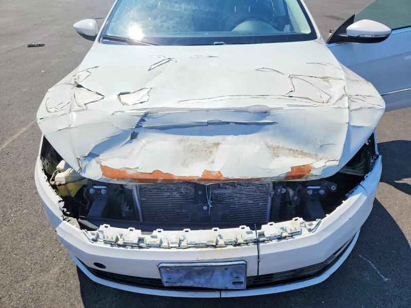 Photo 11 from auction – 2013 VOLKSWAGEN CC with VIN WVWRN7AN7DE504081